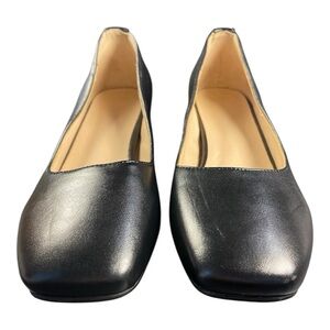Elegant Black Block Heel Pumps with Pearl Accent - Size 10